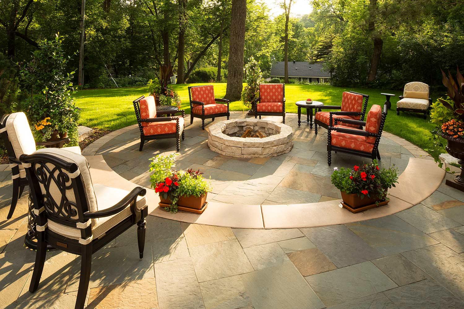 Do pavers get moldy