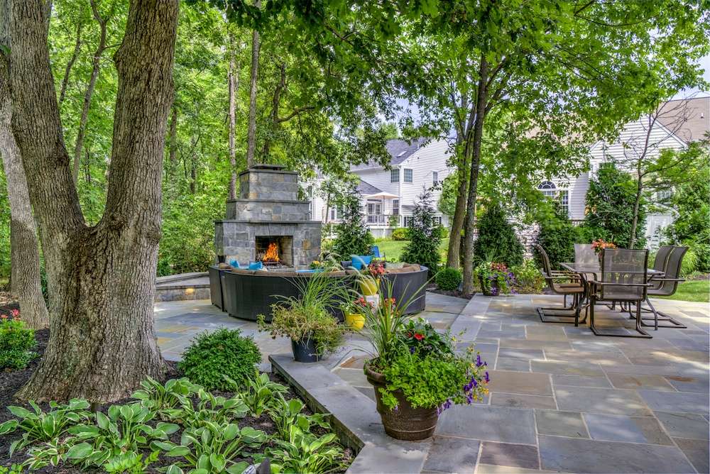 Can you put a hot tub on pavers
