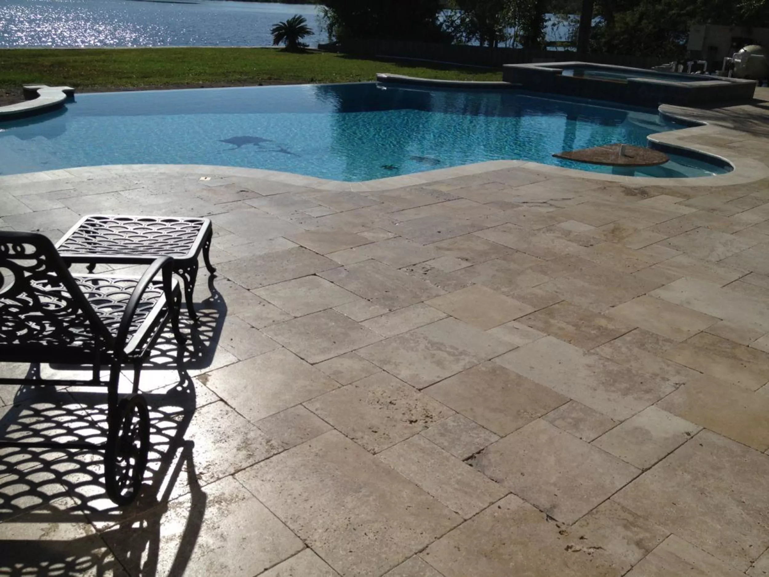 What travertine pavers do not get hot in the sun