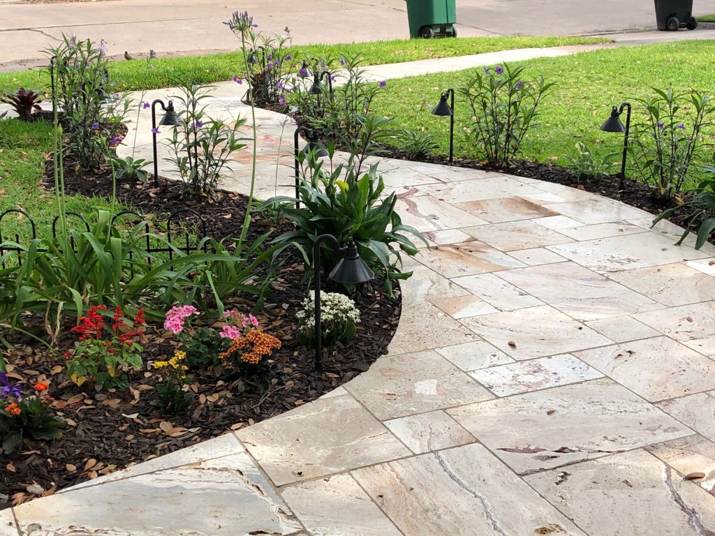 Does travertine pavers get hot in the sun