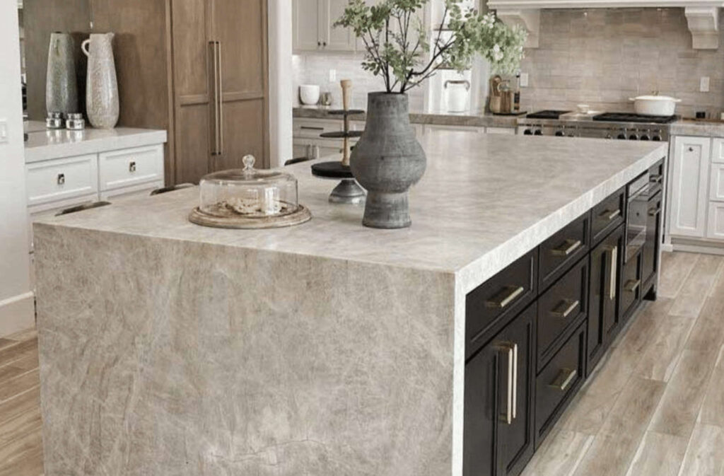 Does quartzite crack easily